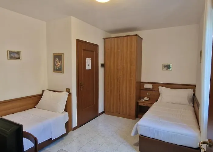 Montegrino Lakeview Hotel 3*