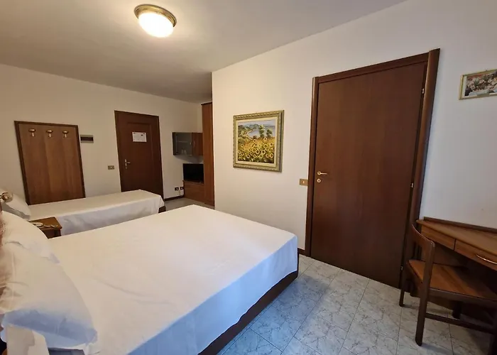 Montegrino Lakeview Hotel 3*