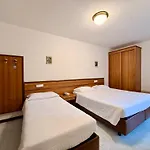 Montegrino Lakeview فندق