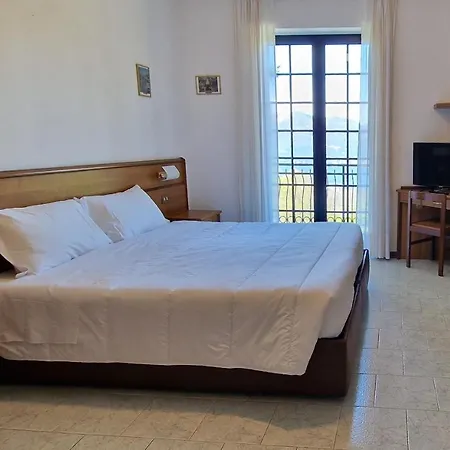 Montegrino Lakeview 3*