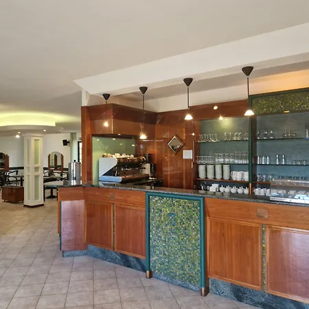 فندق Montegrino Lakeview 3*