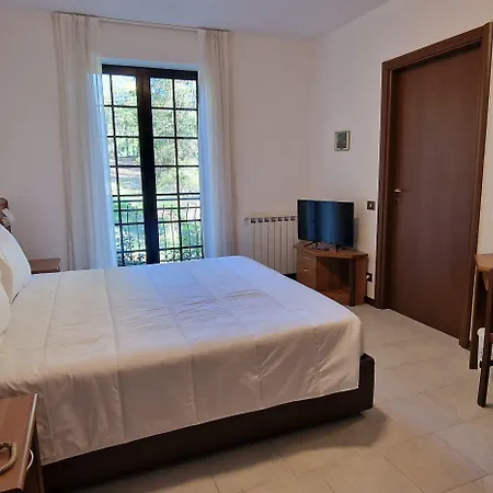 فندق Montegrino Lakeview 3*