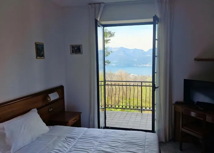 Montegrino Lakeview Hotel 3*