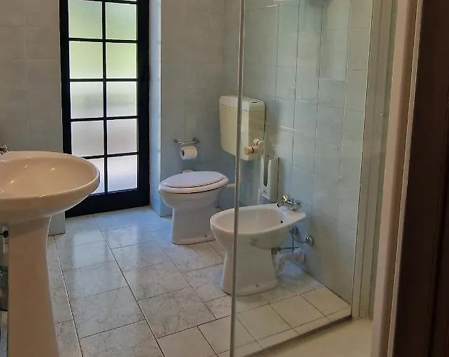 Montegrino Lakeview Отель Montegrino Valtravaglia