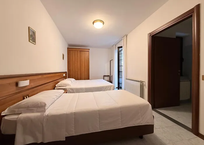 Montegrino Lakeview Отель 3*