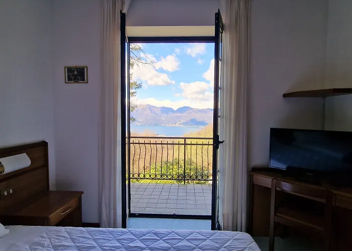 Отель Montegrino Lakeview 3*