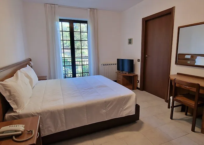 Отель Montegrino Lakeview 3*