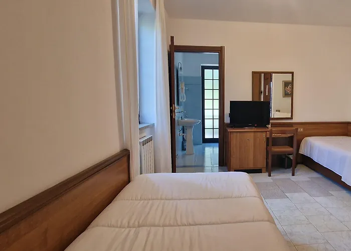 Montegrino Lakeview Отель Montegrino Valtravaglia